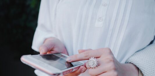 Se quieren eliminar los anuncios personalizados en Facebook e Instagram