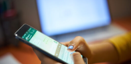 Mensaje bomba en WhatsApp