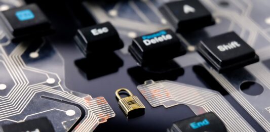 Campaña de SMS fraudulentos que alerta sobre una tormenta podría infectar tu dispositivo con un malware ciberseguridad para empresas